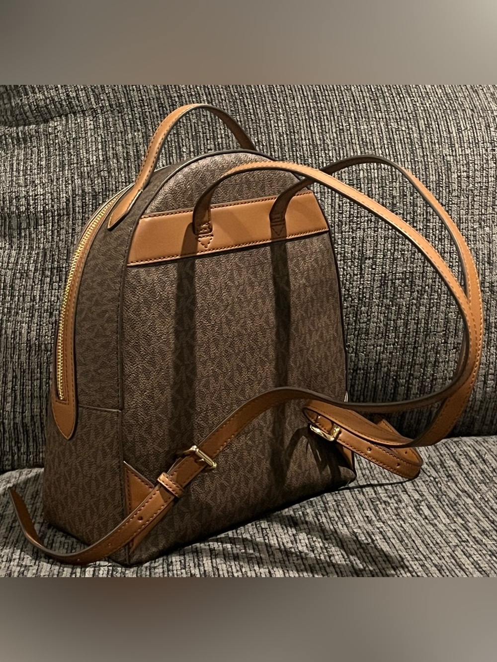 Michael Kors Brown Logo Medium Backpack NWOT - Picture 4 of 8
